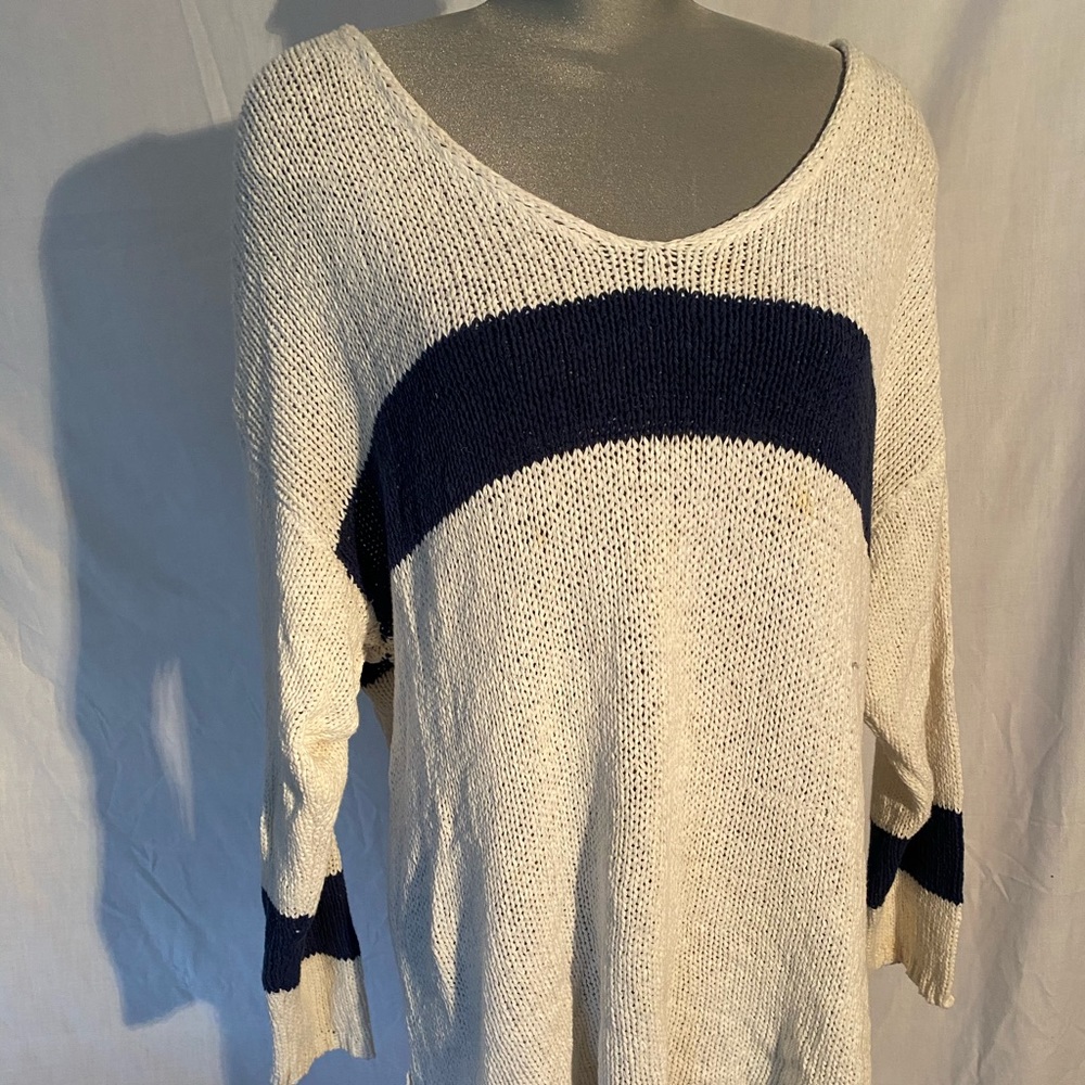 Two by Vince Camuto sweater